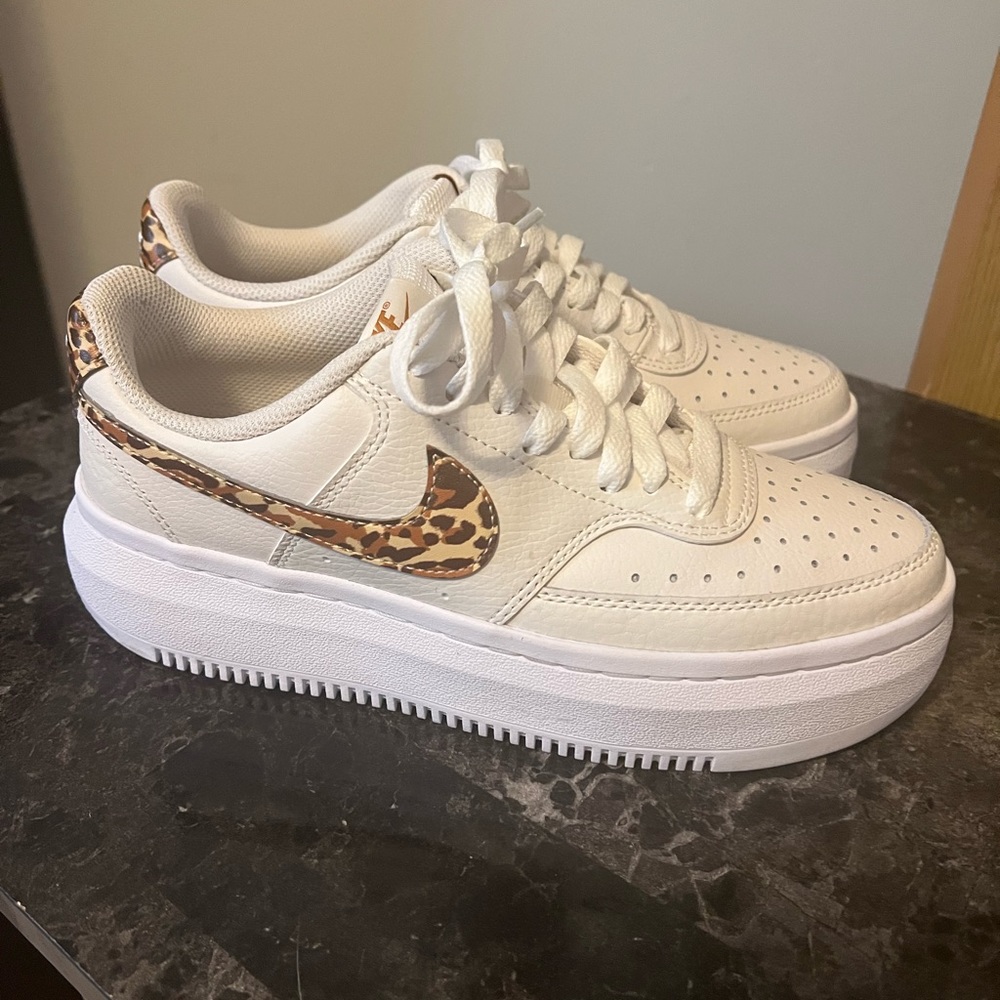 Nike Shoes 7.5